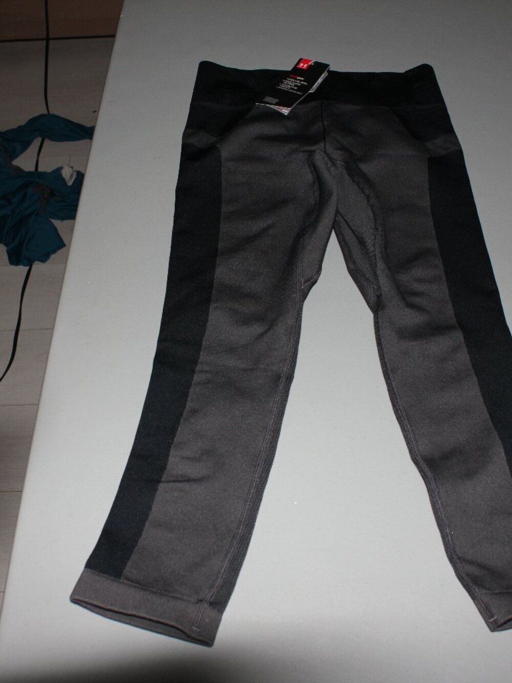 Black Under Armour Vanish Seamless  Crops Size XS